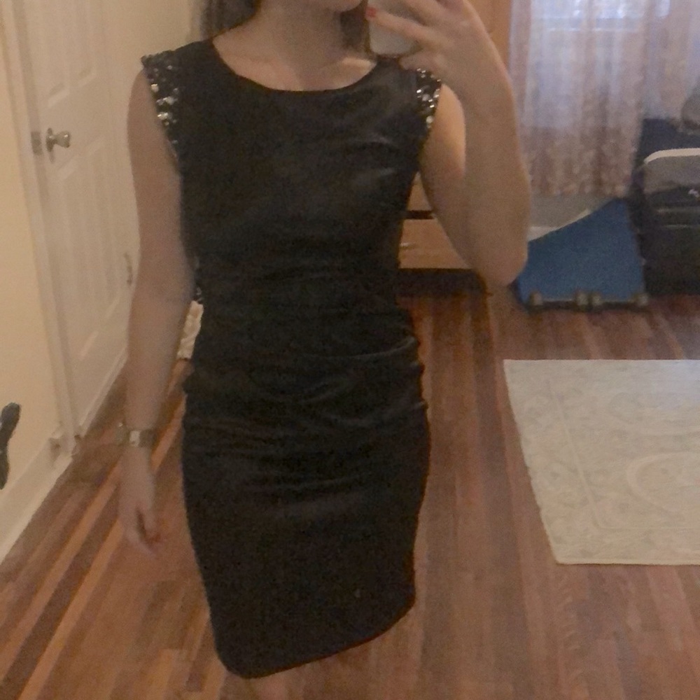 Black chic Vince camuto satin dress